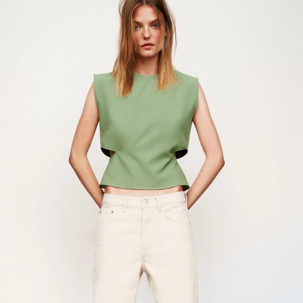 ZARA CUT OUT CREPE TOP APPLE GREEN SIZE MEDIUM - Picture 1 of 4